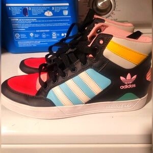 Adidas Kids 6.5 Women's 8.
